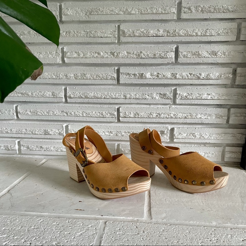 Free People Pasadena Studded Clog - EUC - 39